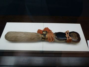 「うつぼ」とは、矢を入れる武具の一種。写真は仙台市立博物館 所蔵の「白猪毛靭（しろいのげうつぼ）
