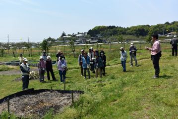 昼ごろになると少し日焼けも心配になってくるほど、良い天気の一日でした。来月以降も天気が良いことを願いつつ、閉会のあいさつをしました。