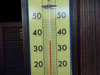 23日：「大暑」37℃付近を指した温度計（14:30頃）
