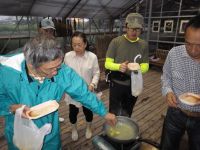 14日：植物園を楽しむ会88「彼は誰どきのユウスゲを楽しむ」 （恒例のユウスゲの花の試食タイム）