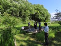 先月のしげい病院の新入職員見学はあいにくの雨でしたが、この日は快晴、快適に見てもらえました