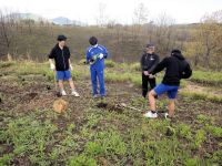 ユウスゲの苗の育成に協力してくれている、勝山高校蒜山校地の生徒や真庭市内の企業の方も参加してくれました。