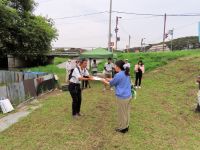開会後、岡山県の希少野生動植物保護条例にもとづく、ミズアオイ保護専門員・巡視員の委嘱式が行われました
